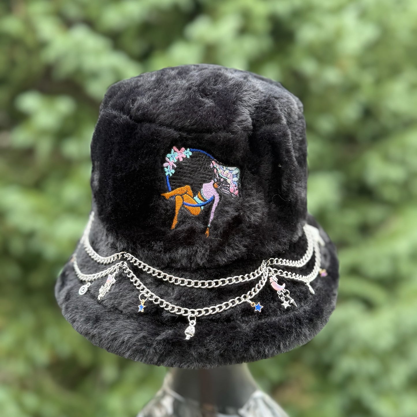 Black Lyra Bucket Hat 9