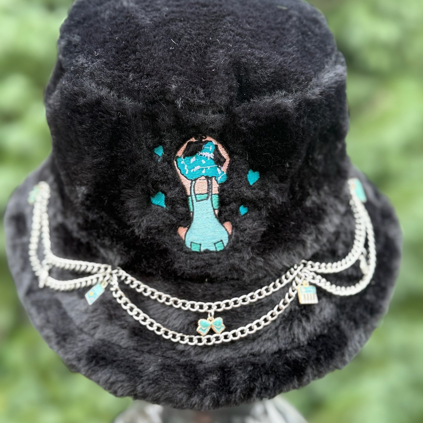 Black Heart Bucket Hat 5