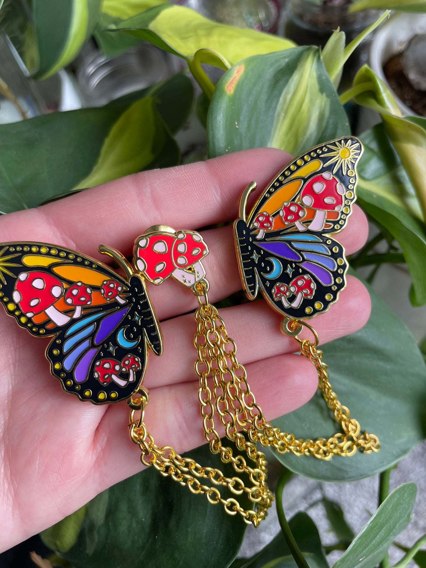 Metamorphosis: 3 Piece Pin and Chain Set (Gold)