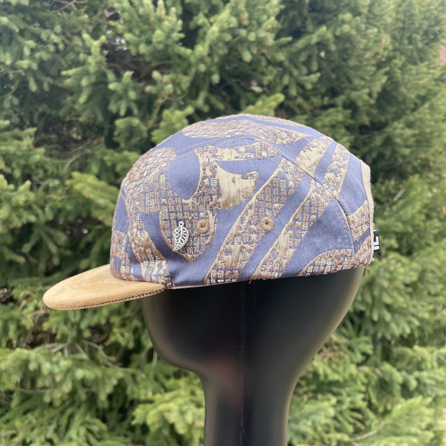 Golden ribbon - 5 Panel Hat - Short Brim