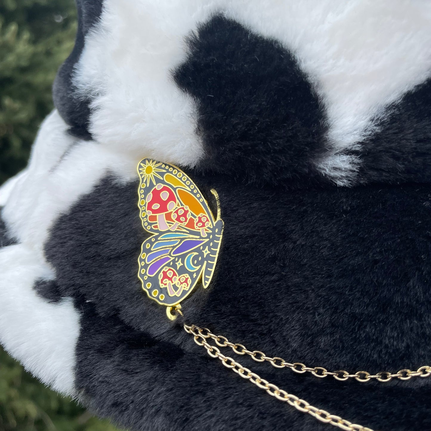 B&W Cow - Bucket Hat - Blue with gold chain