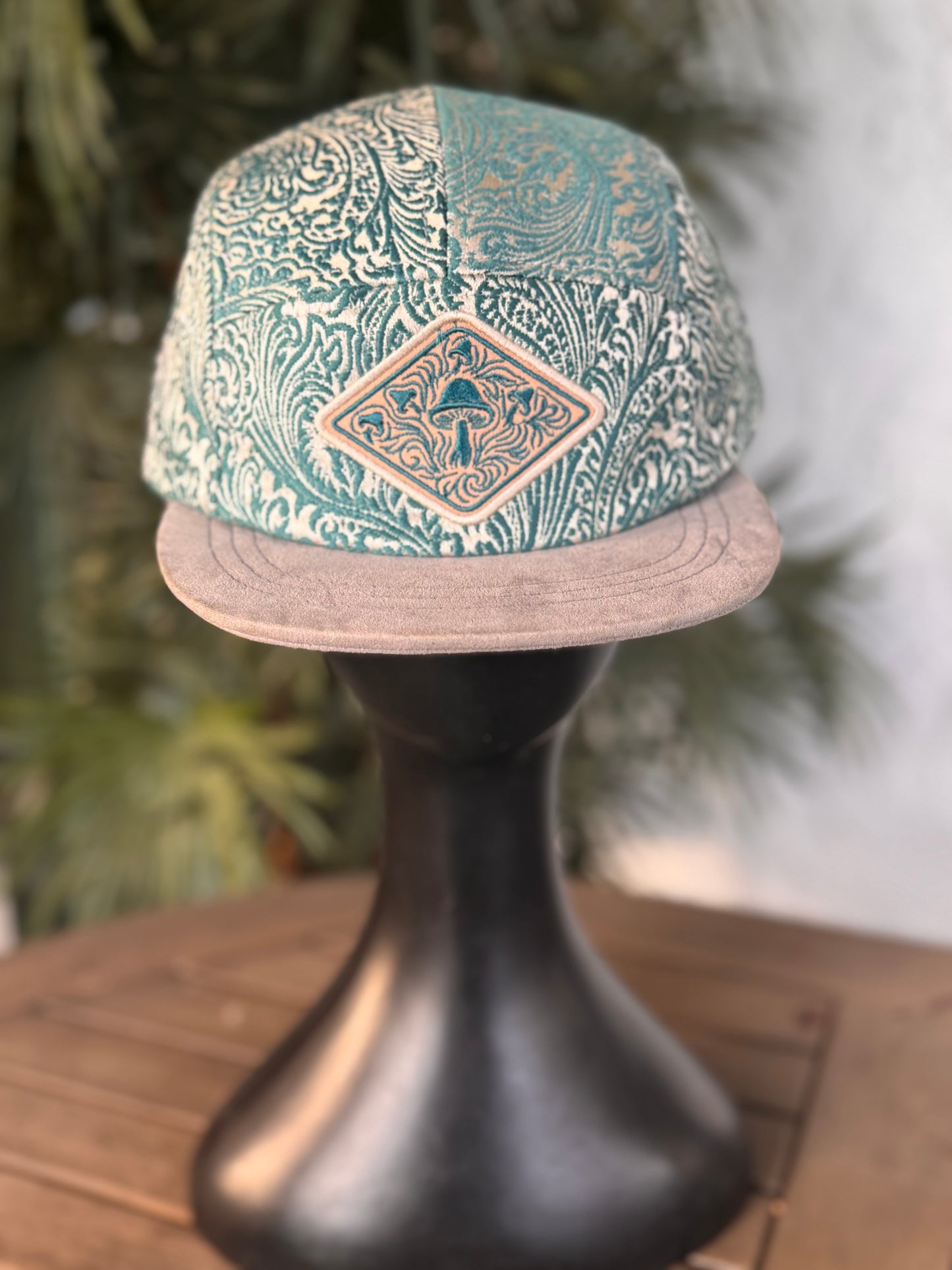 Swirl World- 5 Panel - Short Brim