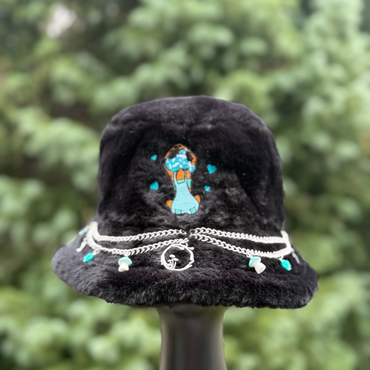 Black Heart Bucket Hat 3