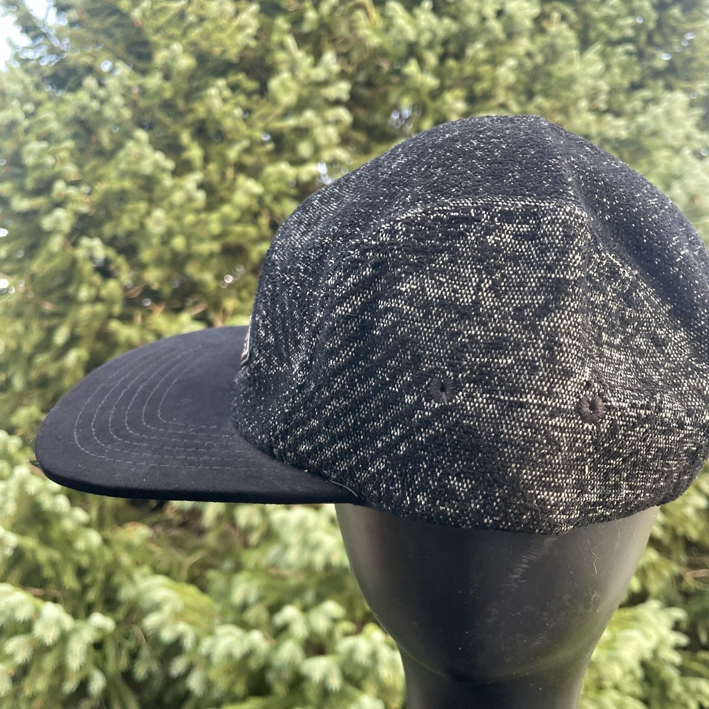 Black and white stitched - 5 Panel Hat - Long Brim
