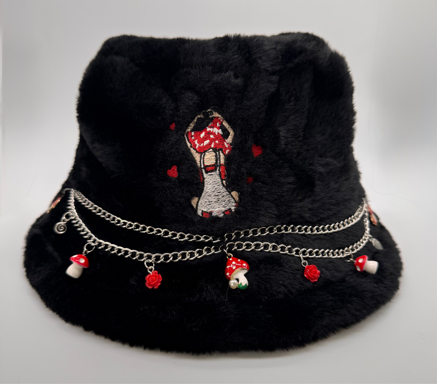 Black Heart Bucket Hat 1