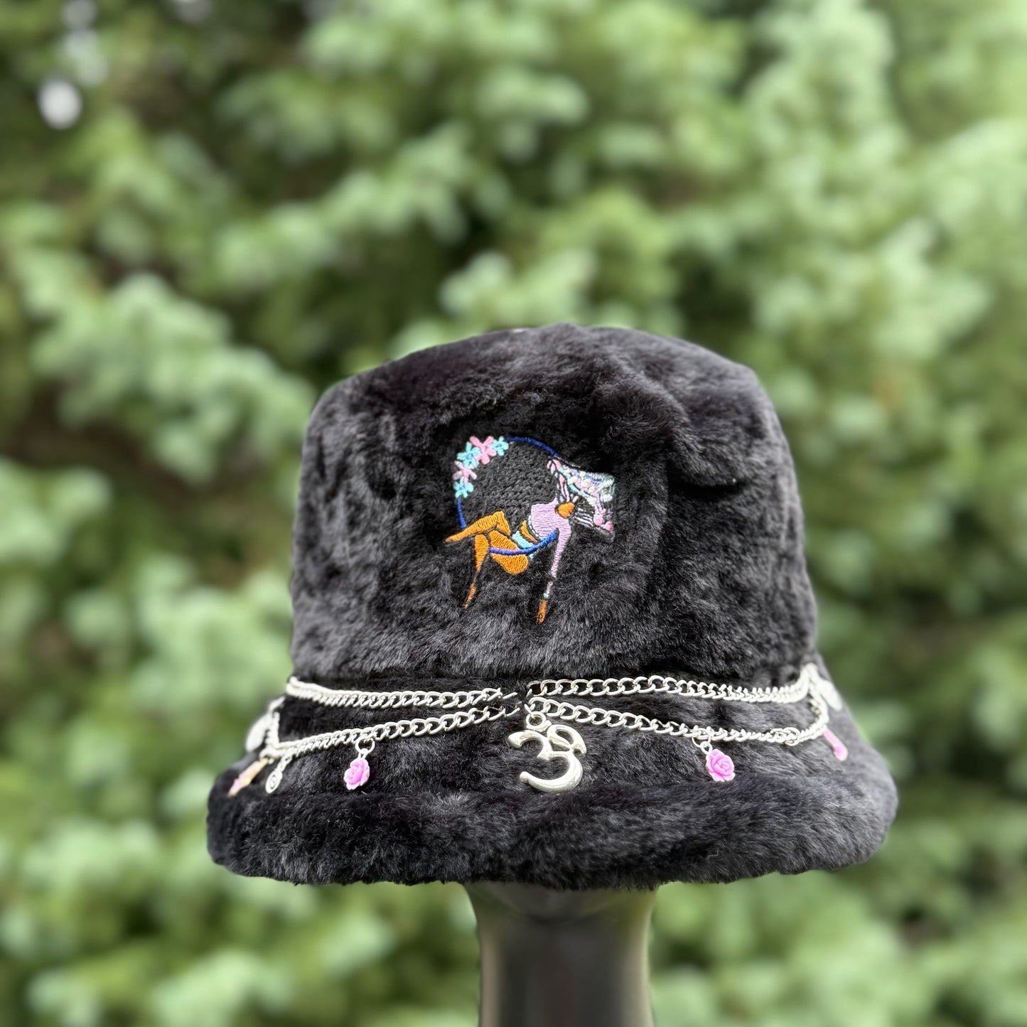 Black Lyra Bucket Hat 8