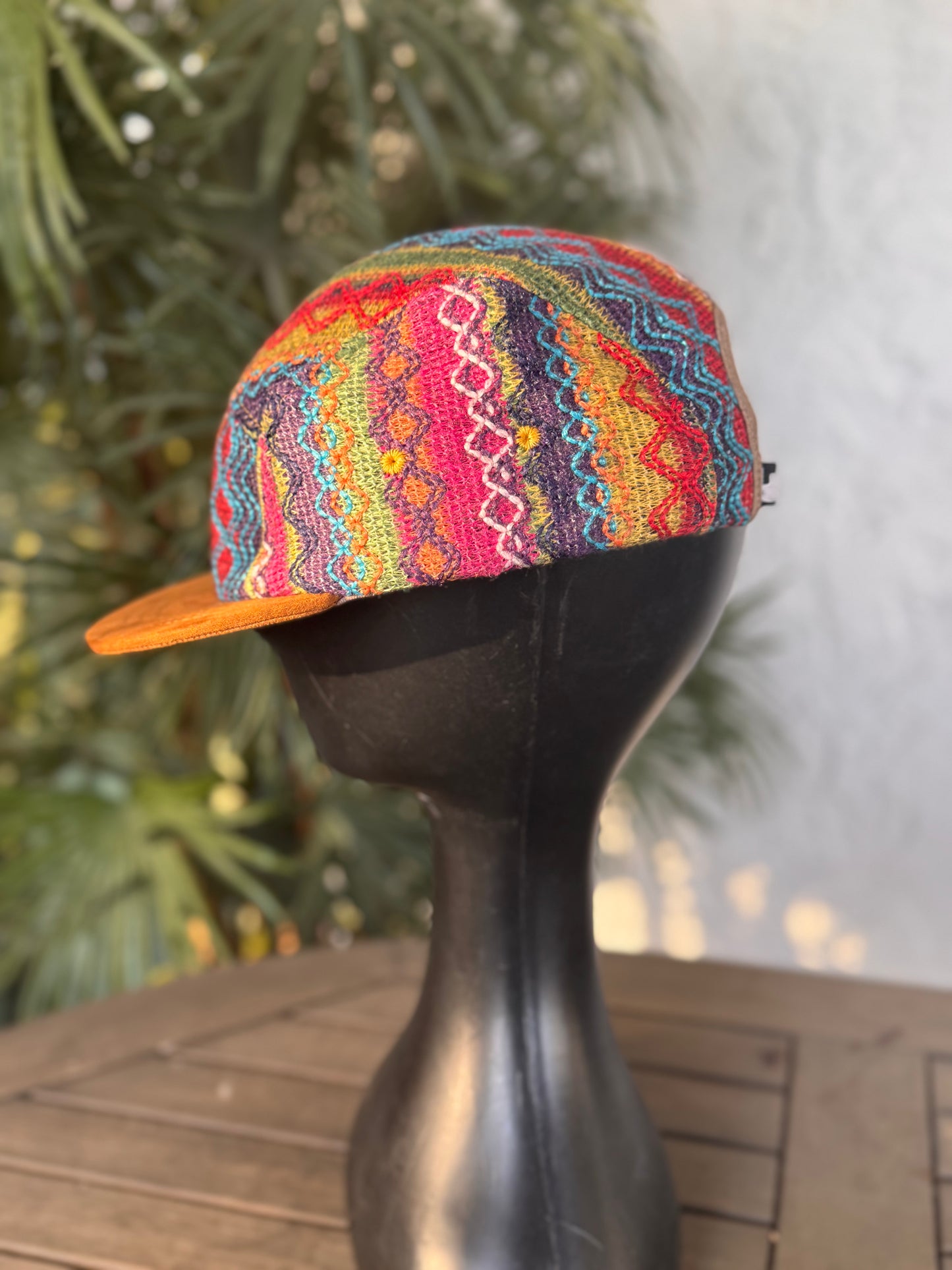 Woven rainbow- 5 panel - Short Brim